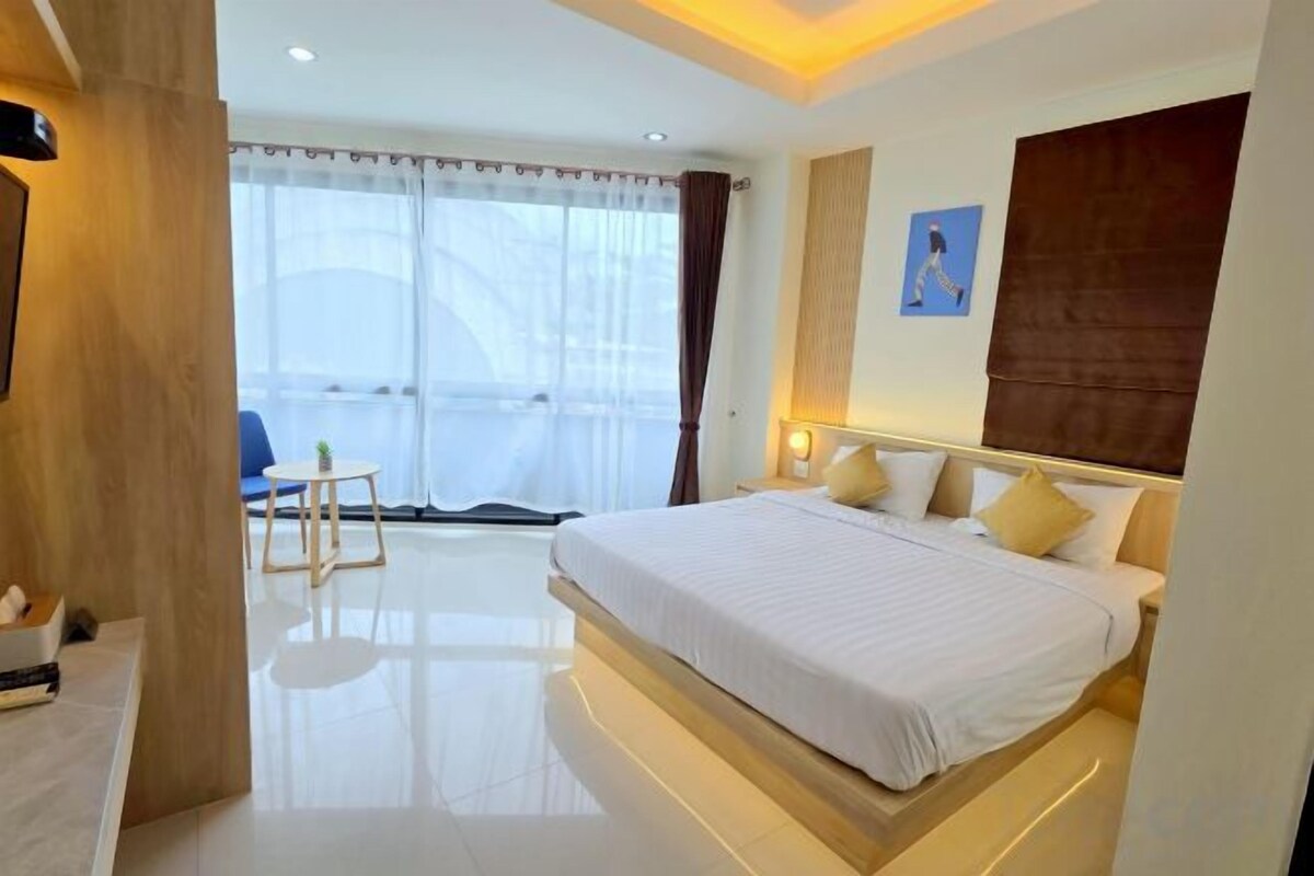 In-room safe, blackout drapes, WiFi (free), bed sheets