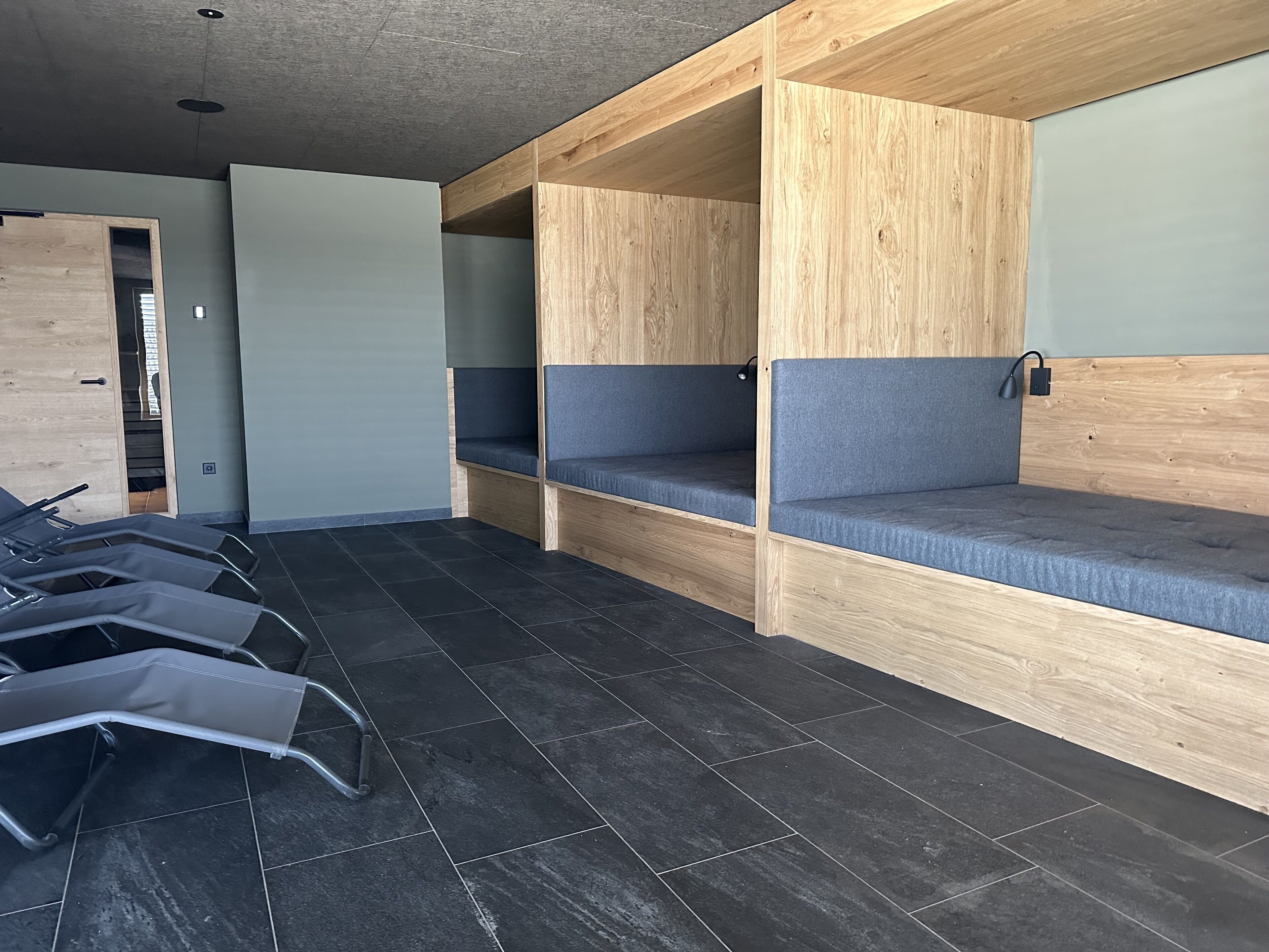 sauna, hot tub, steam room