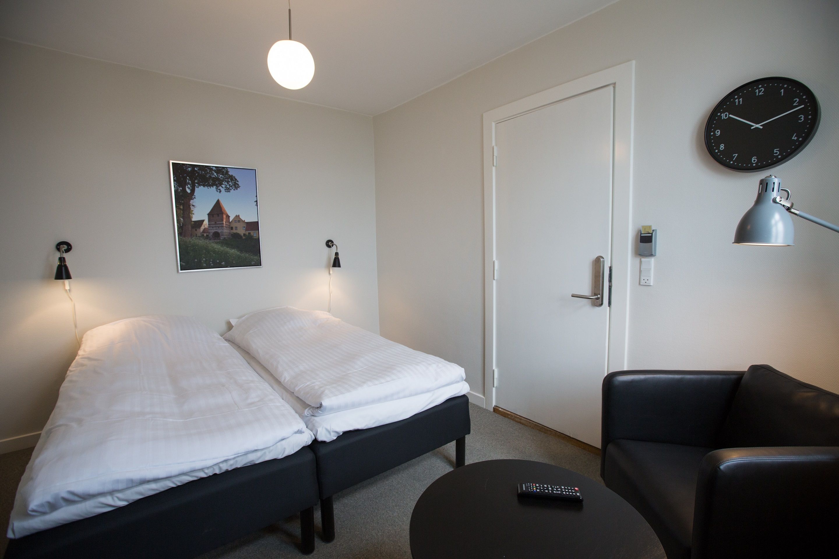 classic double room | desk, iron/ironing board, free wifi, bed sheets