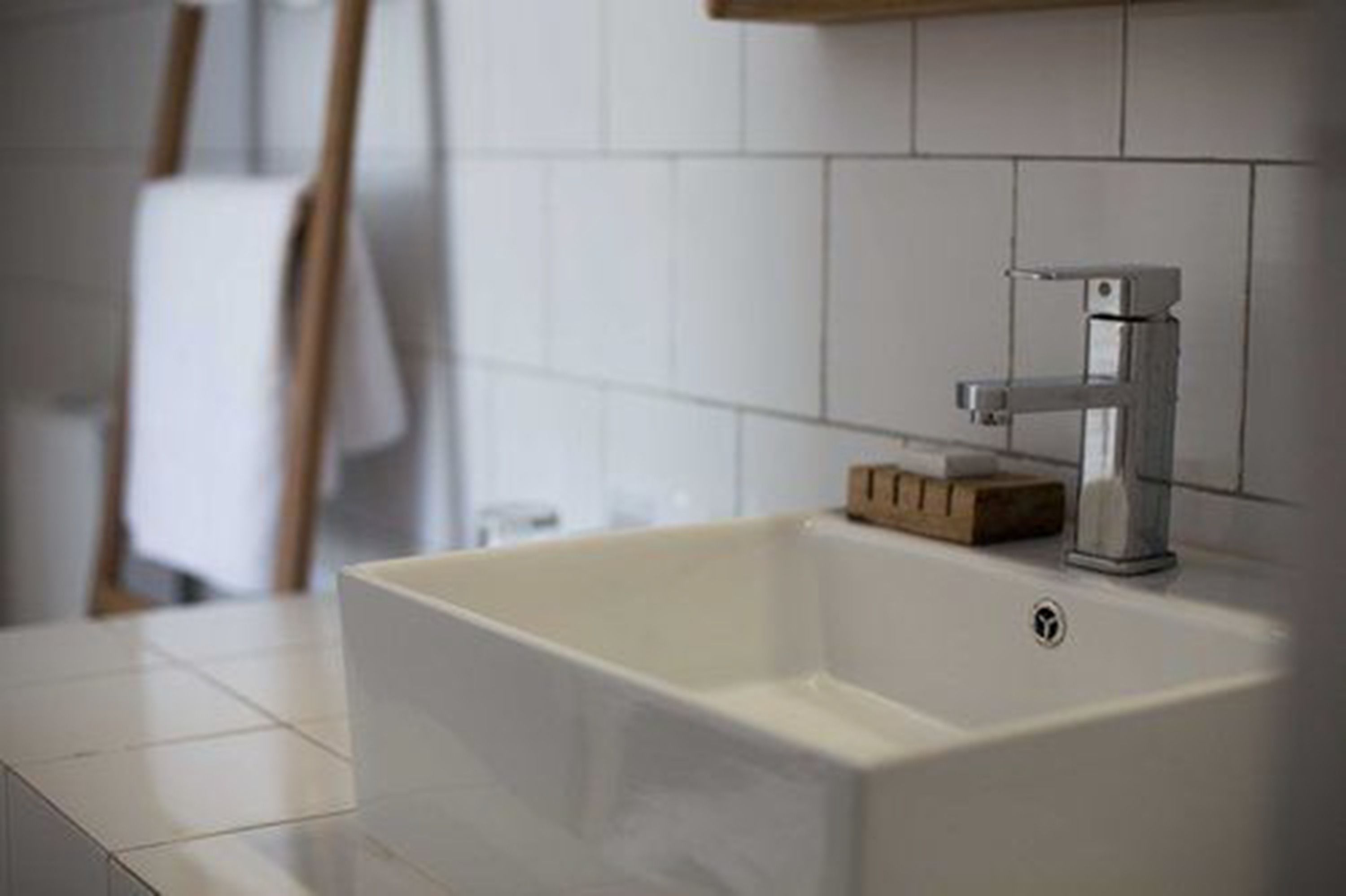 shower, free toiletries, towels