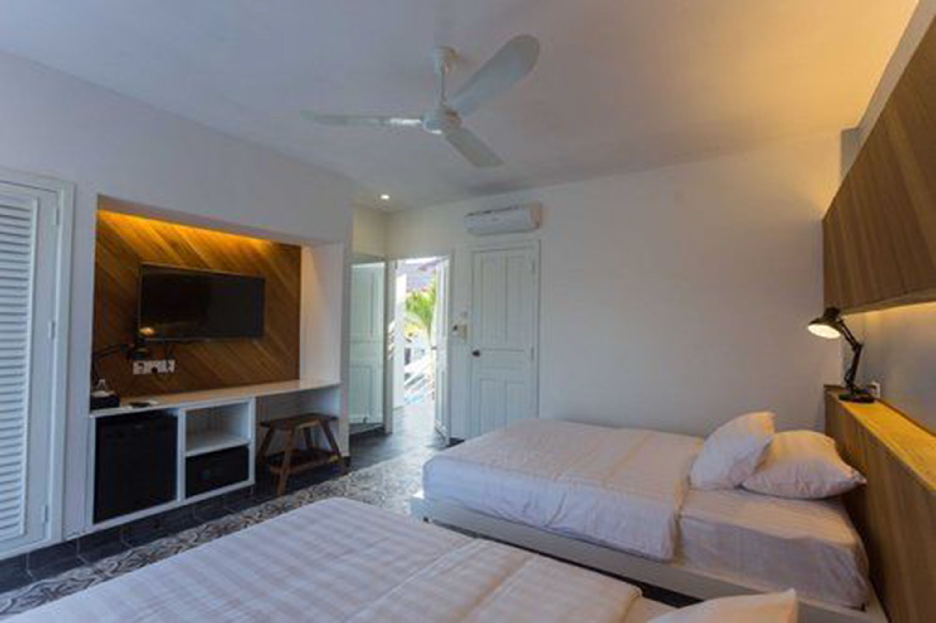 minibar, in-room safe, desk, blackout curtains