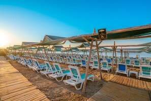 Private beach nearby, sun-loungers, beach umbrellas, beach towels - Club Sun Heaven - All Inclusive (Alanya)