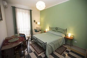 Chambre Double Standard, salle de bains commune