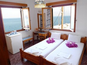 Twin Room, Balcony, Sea View | Desk, iron/ironing board, free cribs/infant beds, free WiFi - Pension Mylos (Agios Nikolaos)