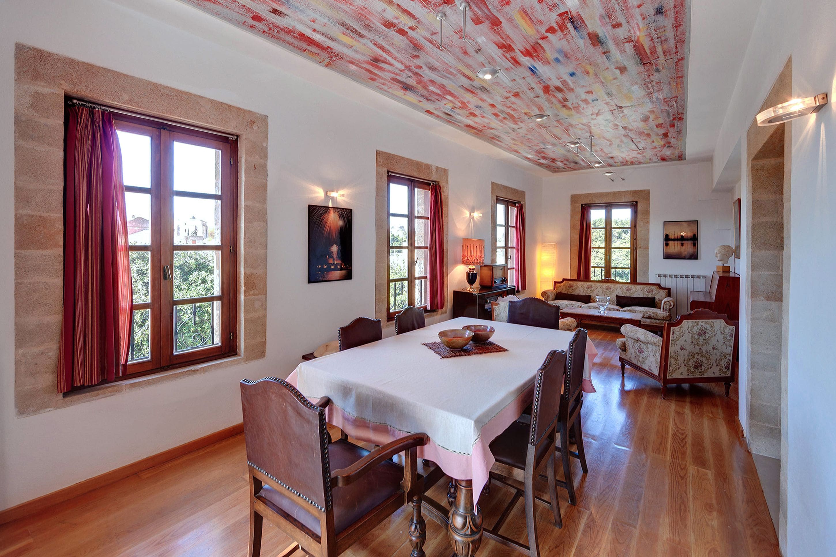 villa, hot tub (places in suspension) | in-room dining