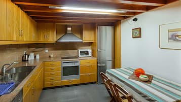 Villa, bain à remous (Places in Suspension) | Cuisine privée