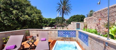 Senior Suite with Private Garden and Outdoor Hot Tub (Views of Rhodes) | Private spa tub