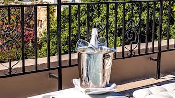 Villa, Hot Tub (Places in Suspension) | Terrace/patio