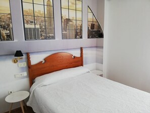 Economy-dobbeltværelse | Premium-sengetøj, Select Comfort-senge, pengeskab på værelset