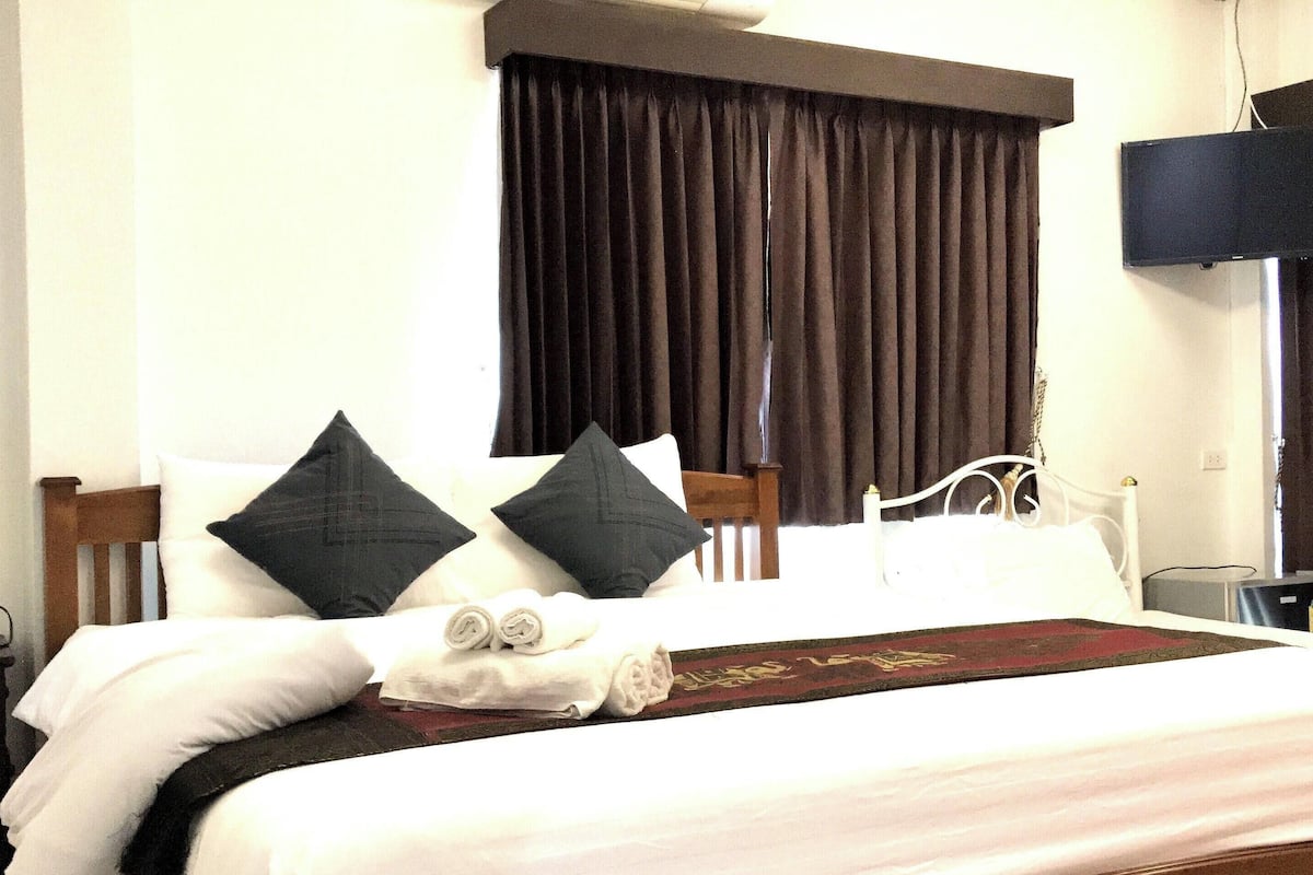 Schreibtisch, schallisolierte Zimmer, kostenloses WLAN