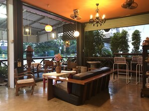 32-inch TV with digital channels