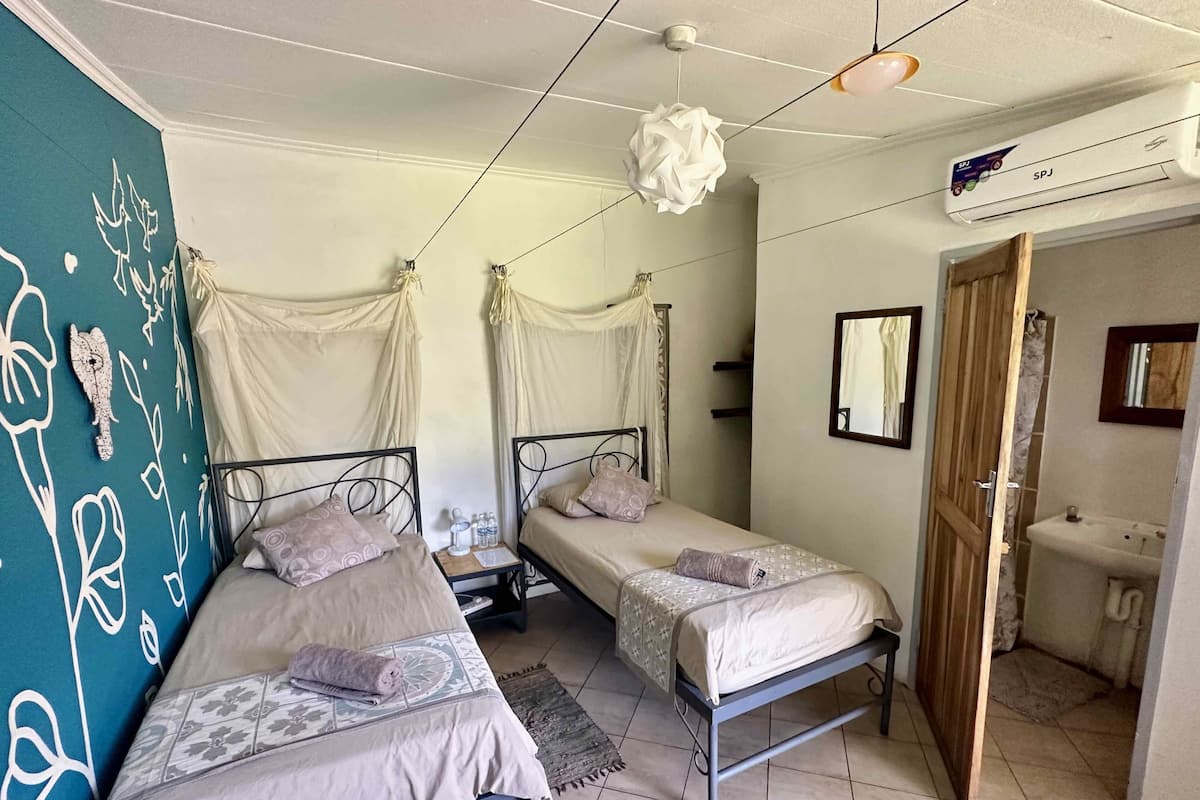Standard Twin En-suite | Bed sheets