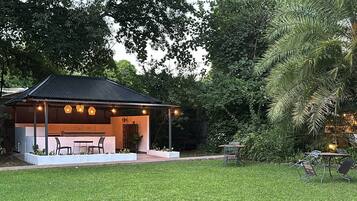 Standard Twin En-suite | Shared kitchen facilities | Shared fridge, cookware/dishes/utensils