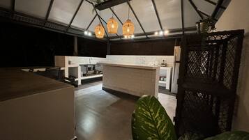 Garden Twins | Shared kitchen facilities | Fridge, cookware/dishes/utensils