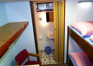Cabane Standard, 1 chambre, salle de bains privée (On Boat)