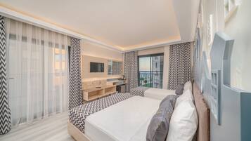 Hochwertige Bettwaren, Minibar, Zimmersafe, Schreibtisch