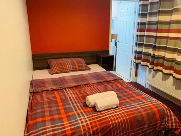 Free WiFi, bed sheets