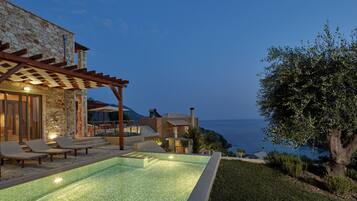 Grand-Villa, eigener Pool, Meerblick | Eigener Pool
