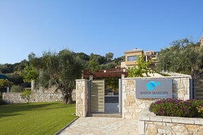 Entrée de l’hébergement