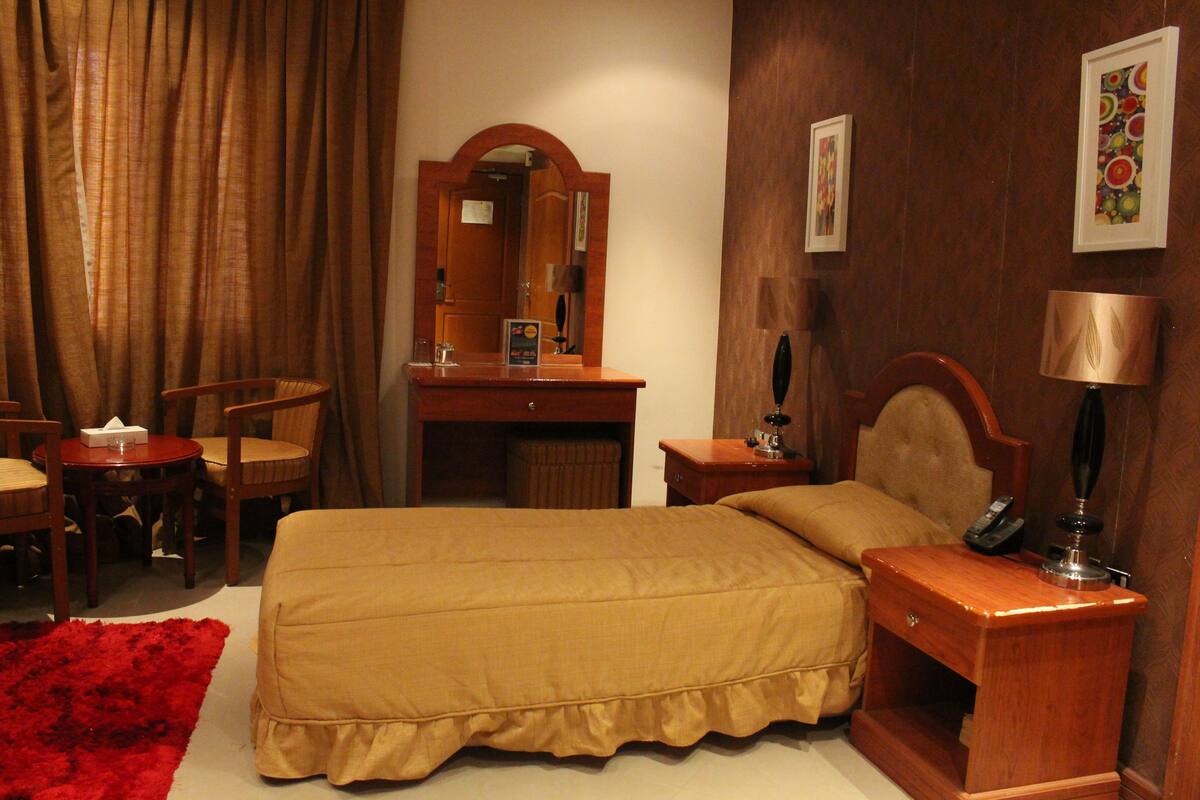 Standard Single Room | Premium bedding, in-room safe, desk, free WiFi
