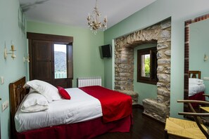 Superior Double Room | 1 bedroom, in-room safe, individually decorated, free cribs/infant beds