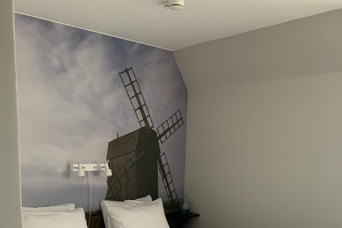 Economy Double Room | 1 bedroom, iron/ironing board, free WiFi, bed sheets
