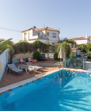Seasonal outdoor pool, pool umbrellas, pool loungers - Casa Colina del Sol (Torrox)