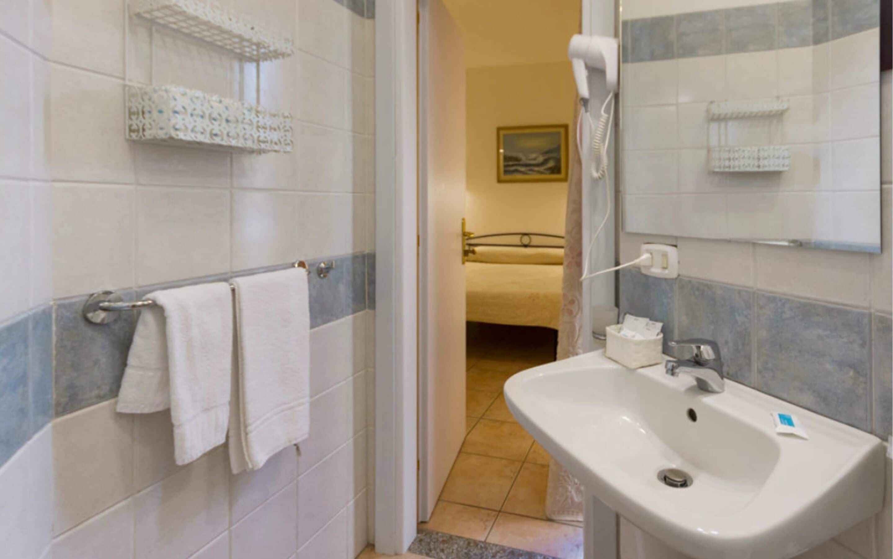 Photo - Palau City Hotel