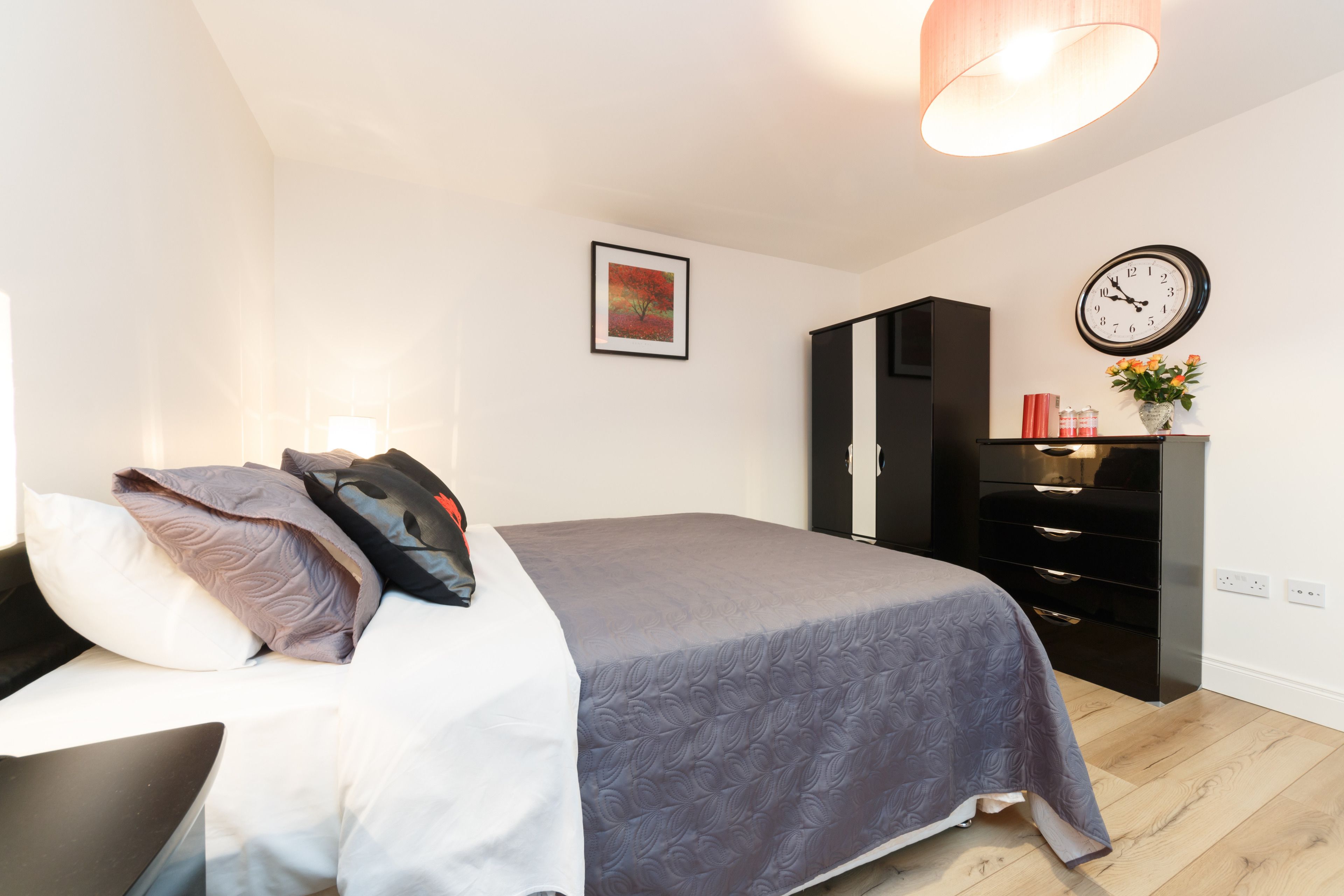 Deluxe Apartment, 1 Bedroom, Kitchenette | Soundproofing, iron/ironing board, free WiFi