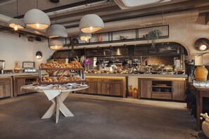 Breakfast, lunch and dinner served  - Sun Hotel by En Vie Beach - Adults Only (Alanya)