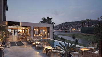 Breakfast, lunch, dinner served; international cuisine, beach views