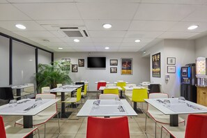 Daily buffet breakfast (EUR 14 per person) - Appart'hôtel Odalys City Campus - Paris Rueil Malmaison (Rueil-Malmaison)