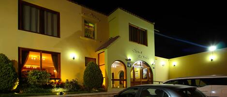 Fachada de la propiedad