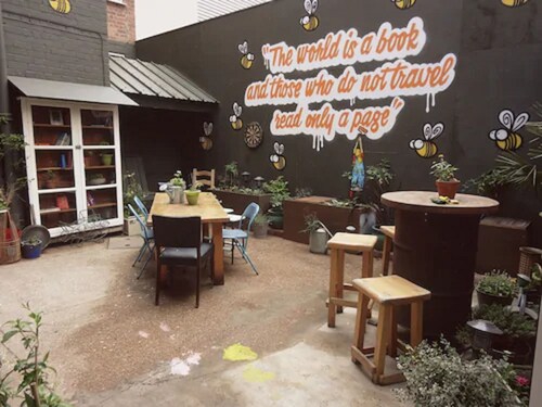 Igloo Hybrid - Hostel