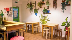 Shared kitchen - Igloo Hybrid - Hostel (Nottingham)