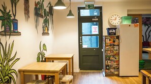 Shared kitchen - Igloo Hybrid - Hostel (Nottingham)