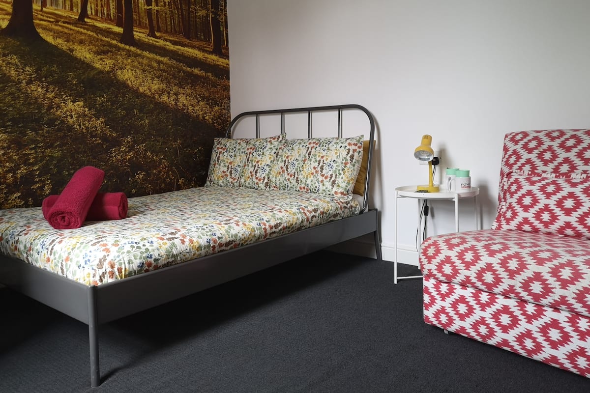 Comfort Double Room | Blackout drapes, bed sheets