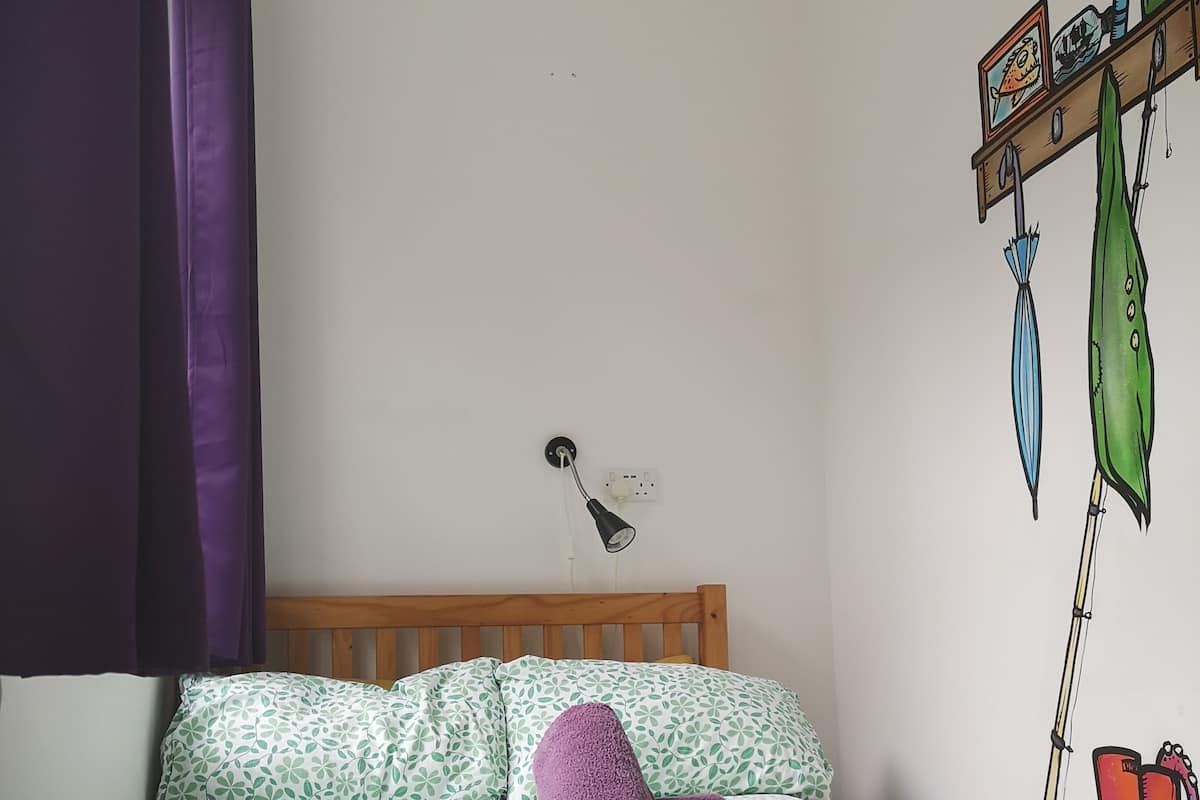 Basic Double Room | Blackout drapes, bed sheets