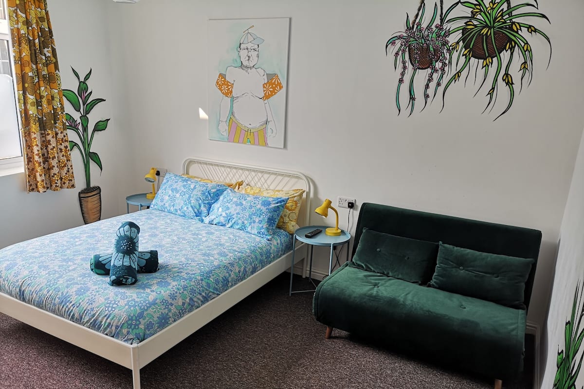 Deluxe Double Room | Blackout drapes, bed sheets
