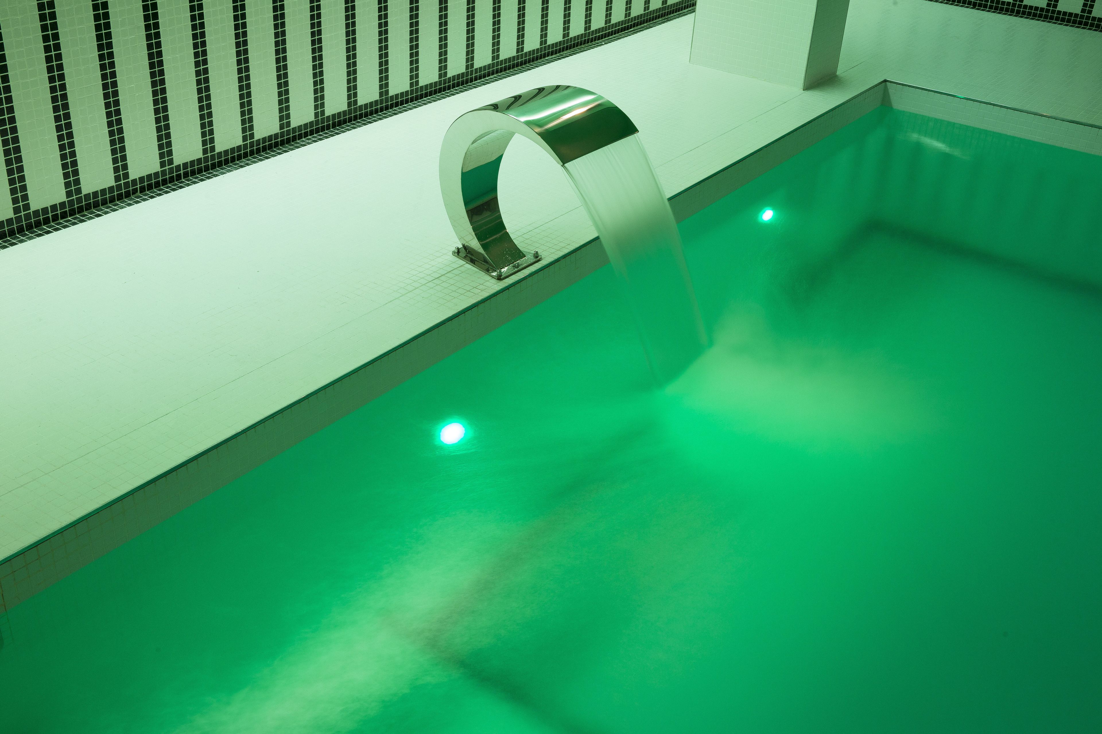 indoor pool, pool loungers