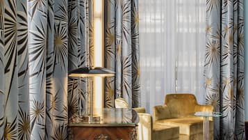 Ropa de cama de alta calidad y minibar