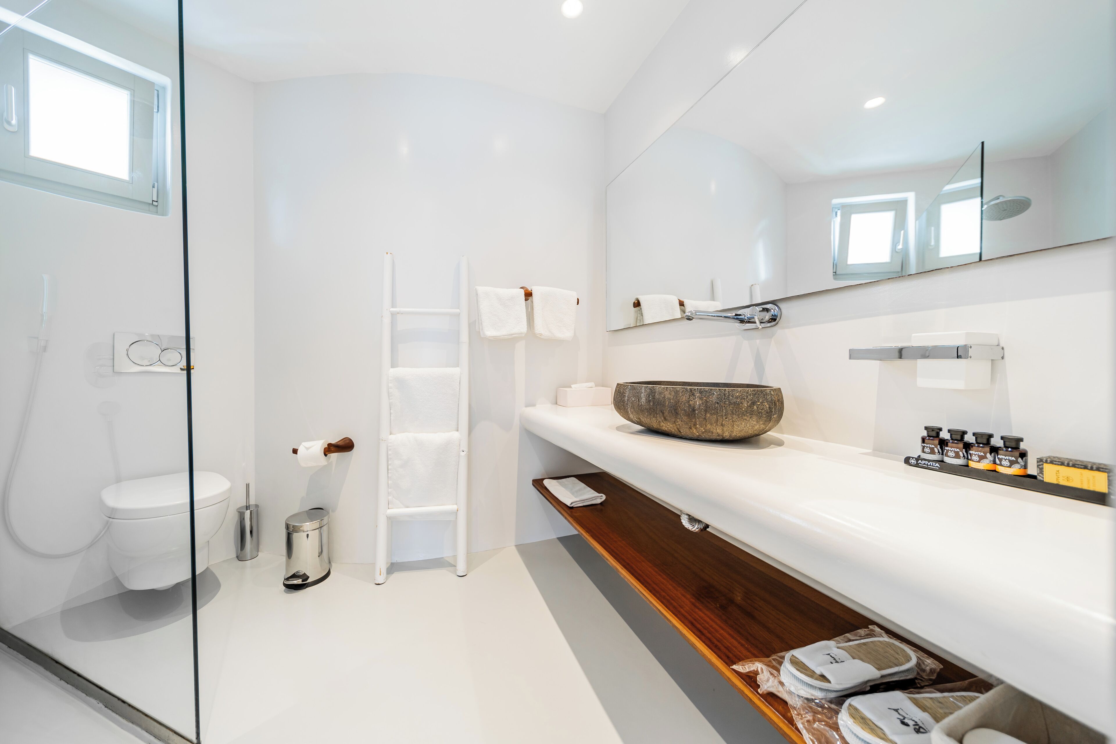 junior suite, sea view | egyptian cotton sheets, premium bedding, pillow-top beds, minibar