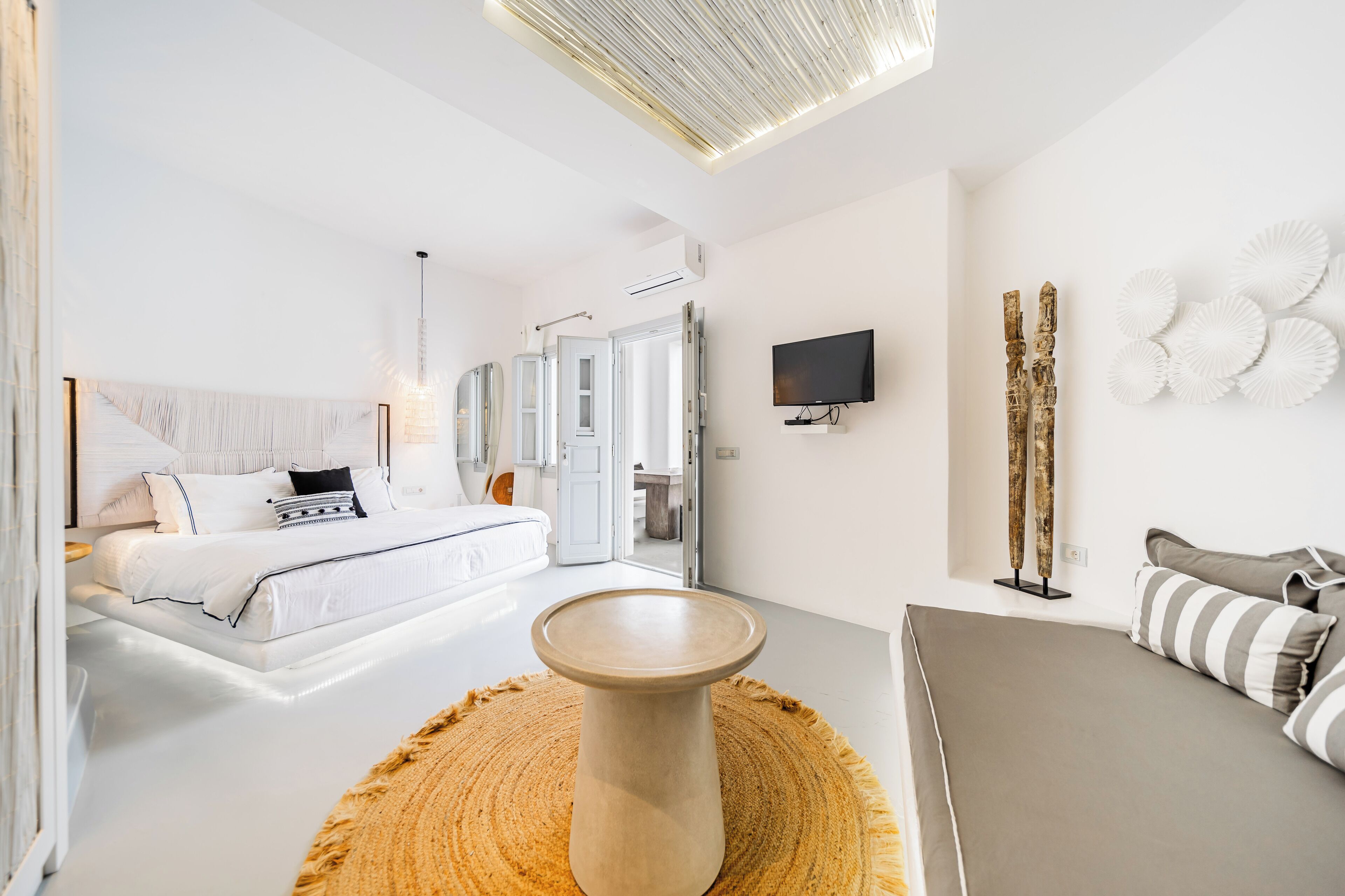 junior suite, sea view | egyptian cotton sheets, premium bedding, pillow-top beds, minibar