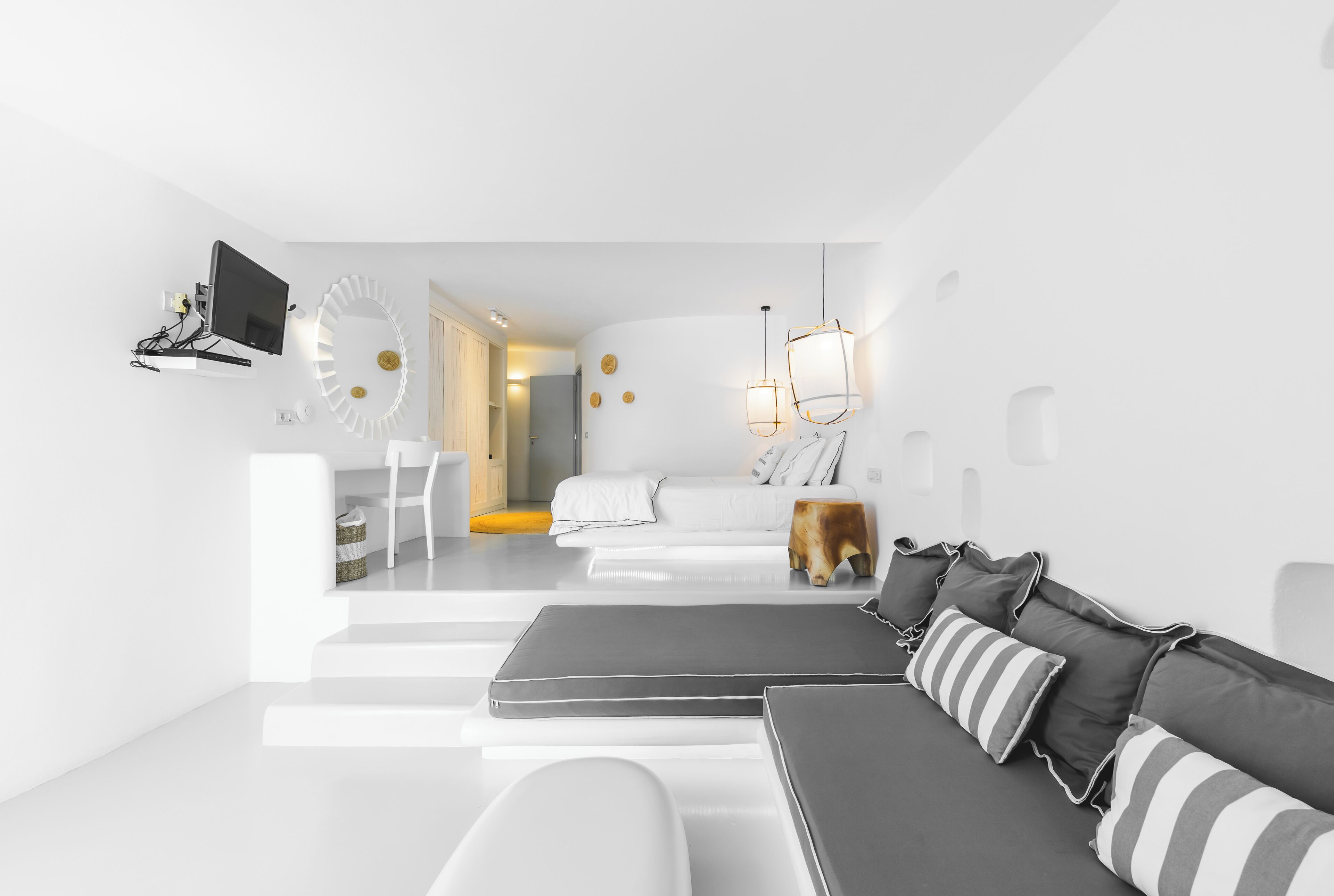 family room, sea view | living area | plasma tv