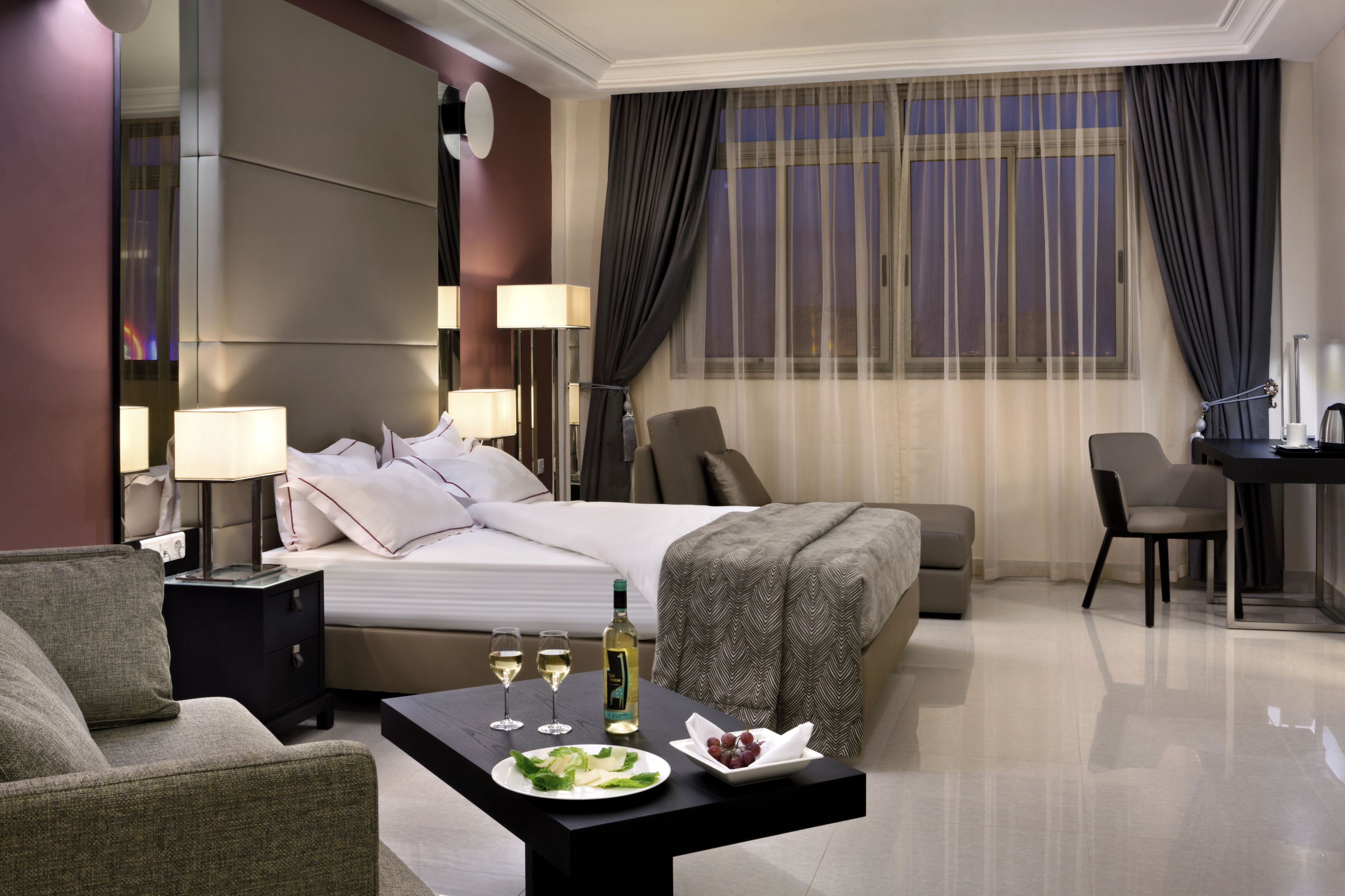 premium bedding, minibar, in-room safe, desk