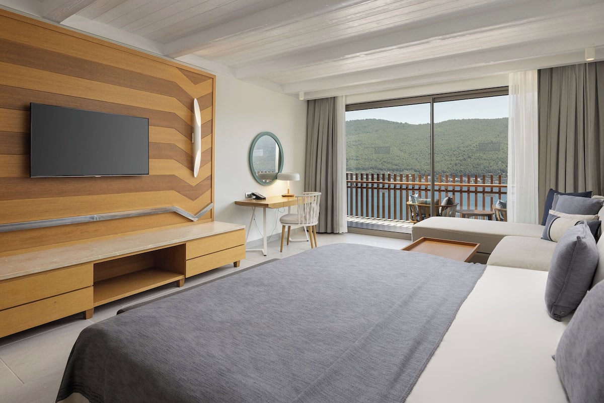 Superior Sea View Room | 1 Schlafzimmer, hochwertige Bettwaren, kostenlose Minibar, Zimmersafe