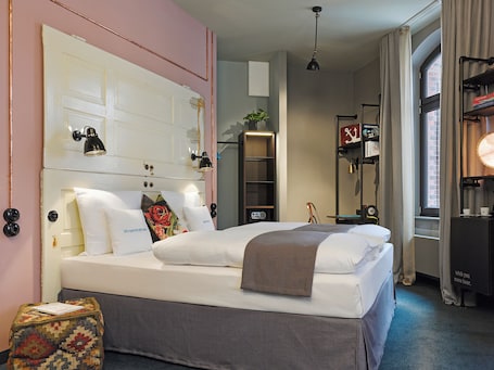 Ropa de cama hipoalergénica y minibar
