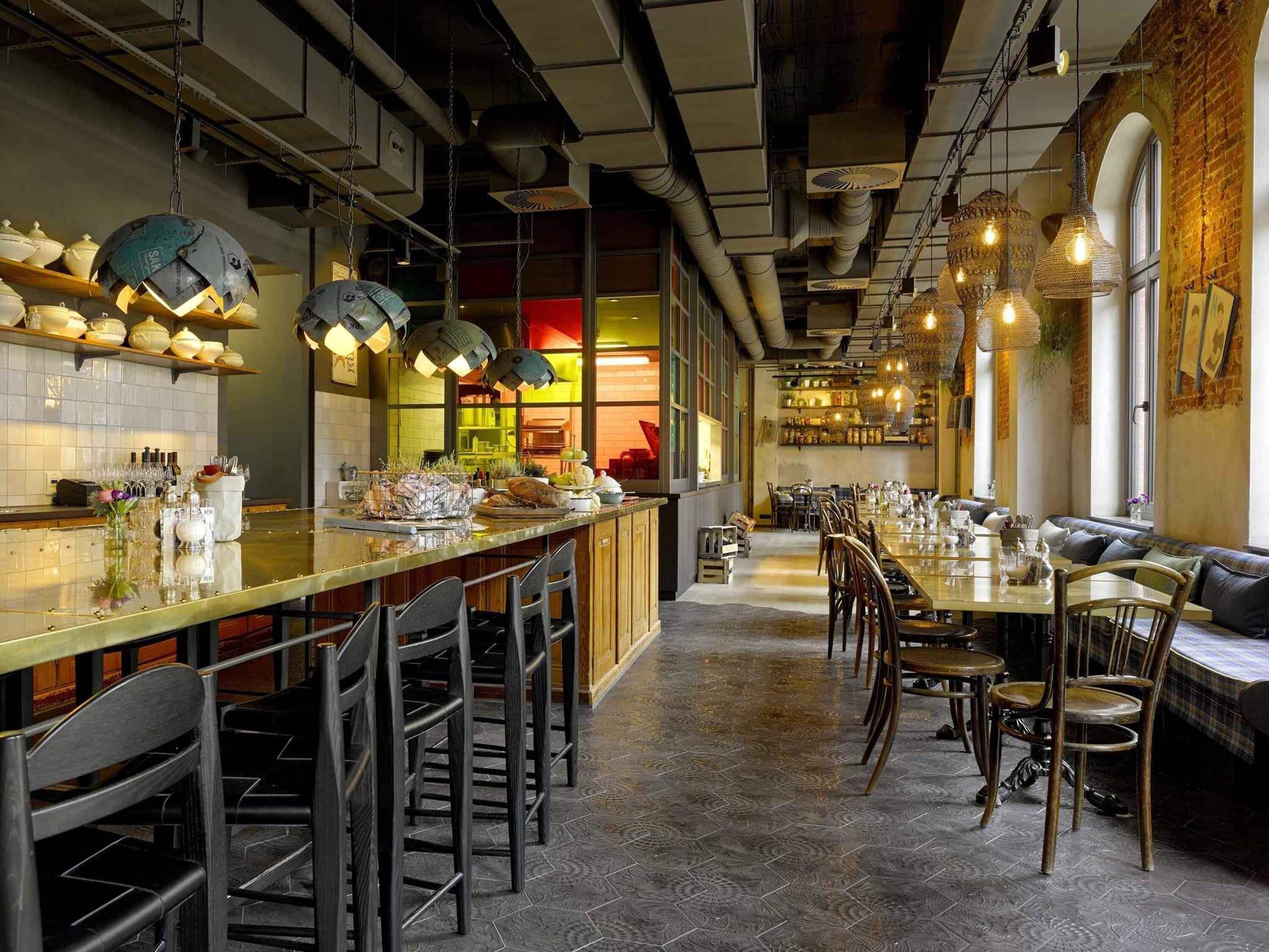 Breakfast, lunch, dinner served; Mediterranean cuisine 