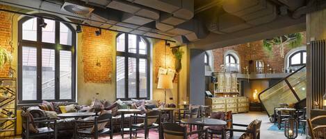 Breakfast, lunch, dinner served; Mediterranean cuisine