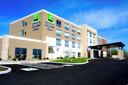 Holiday Inn Express & Suites Oswego by IHG